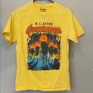 Goosebumps Yellow Graphic T-Shirt small unisex